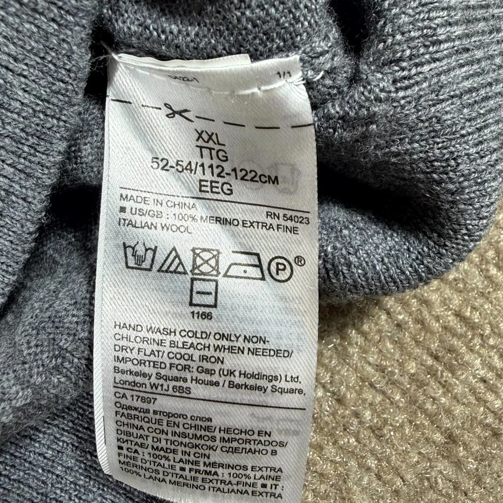 Banana Republic small holes